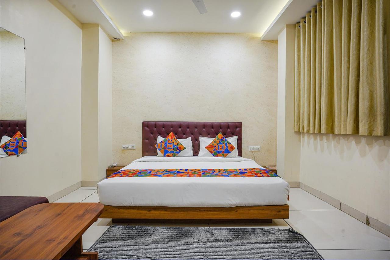 Fabhotel Sukh Vilas 印多尔 外观 照片